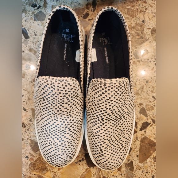 Time and Tru Cheetah Print Slip-on shoe - Picture 2 of 7